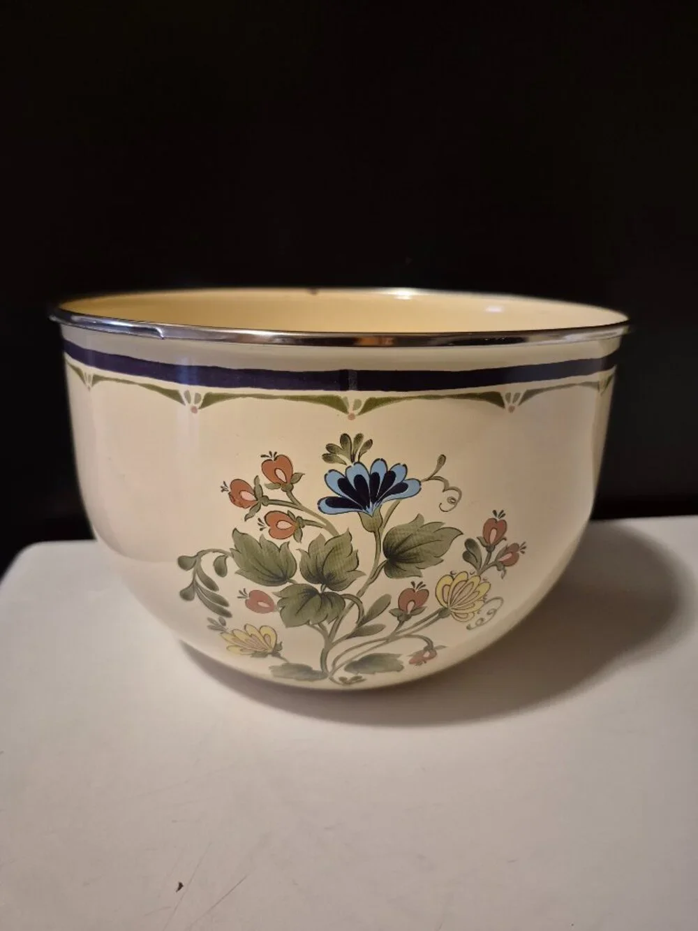 RARE VINTAGE KOBE KITCHEN FLORAL METAL ENAMAL BOWL